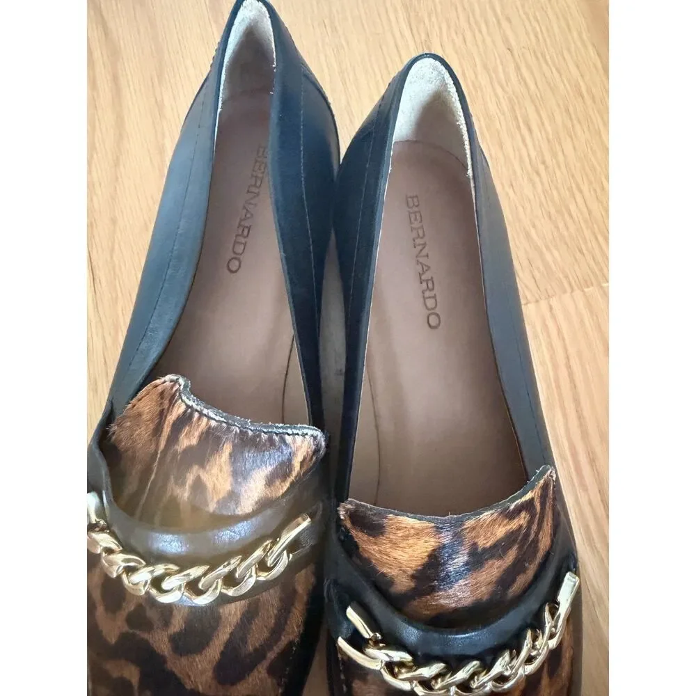Bernardo Zephyr Black Leather Loafers – Leopard Print & Gold Chain – Size 8 NWOB